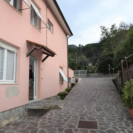 La Ginestra Lägenhet *